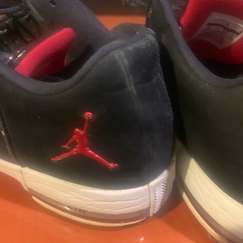 Jordan Men's Sneakers in Black and Red